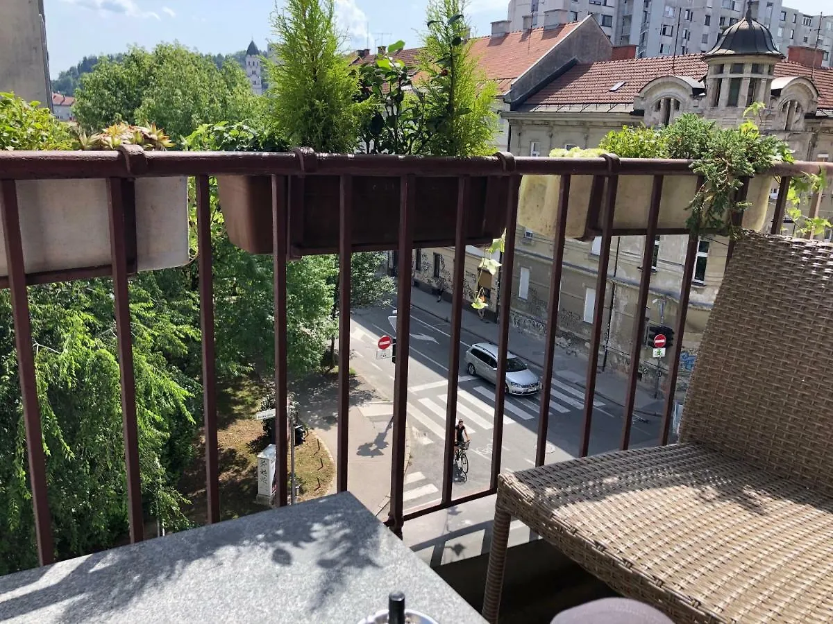 Roseman - Small Open Flat In The City Centre Apartment Ljubljana Slovenia