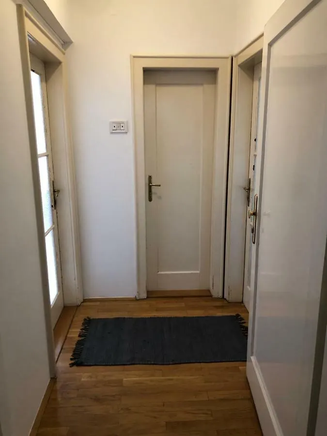 Roseman - Small Open Flat In The City Centre Apartment Ljubljana