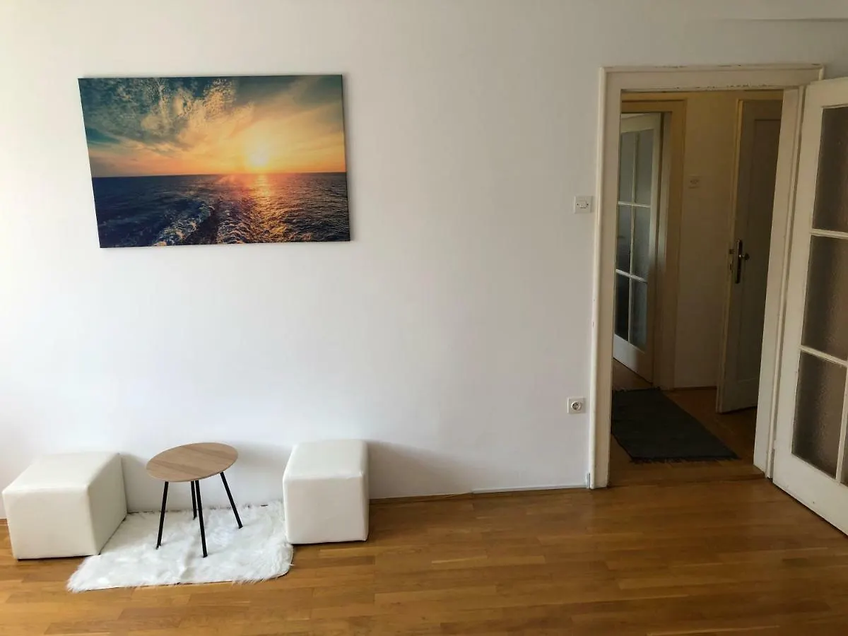 류블랴나 Roseman - Small Open Flat In The City Centre 아파트